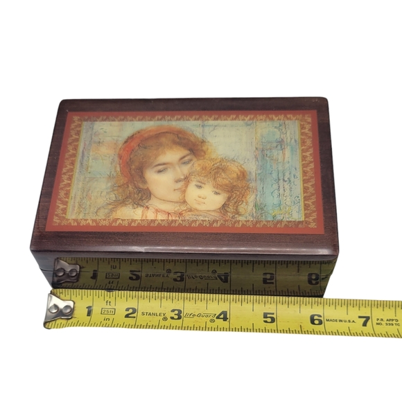 Vintage Edna Hibel Mother & Child Wood Trinket Jewelry Box American Music Box Co - Picture 8 of 11